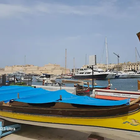 Sea View Over Valletta Harbour 3 Bedrooms 2 S4 Apartament *