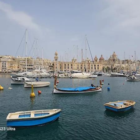 Apartment Sea View Over Valletta Harbour 3 Bedrooms 2 S4 Sliema