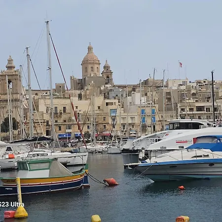 Sea View Over Valletta Harbour 3 Bedrooms 2 S4 Sliema