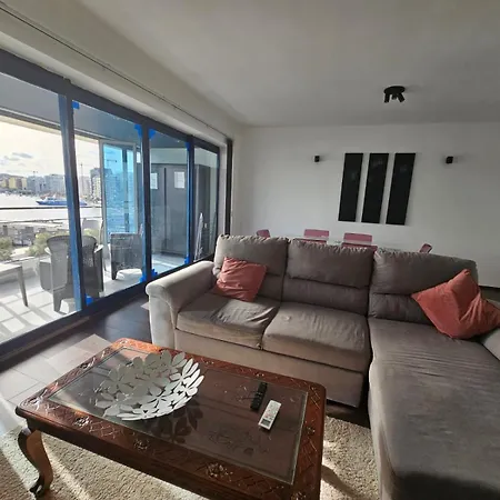 Sea View Over Valletta Harbour 3 Bedrooms 2 S4 * Sliema
