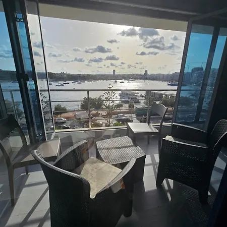 Sea View Over Valletta Harbour 3 Bedrooms 2 S4