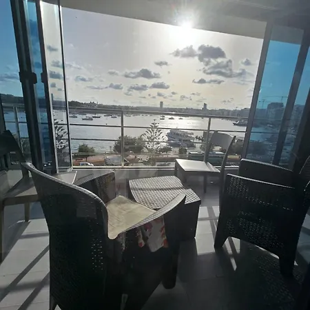 Sea View Over Valletta Harbour 3 Bedrooms 2 S4 Apartment Sliema