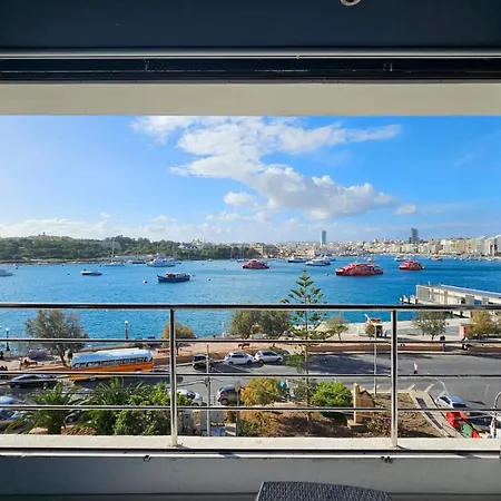Sea View Over Valletta Harbour 3 Bedrooms 2 S4