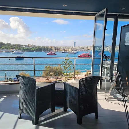 Sea View Over Valletta Harbour 3 Bedrooms 2 S4