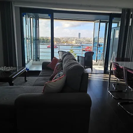 Sea View Over Valletta Harbour 3 Bedrooms 2 S4 Lejlighed *
