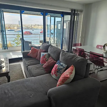 Sea View Over Valletta Harbour 3 Bedrooms 2 S4 *
