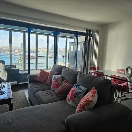 Sea View Over Valletta Harbour 3 Bedrooms 2 S4 * Sliema