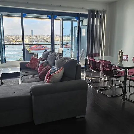 Sea View Over Valletta Harbour 3 Bedrooms 2 S4