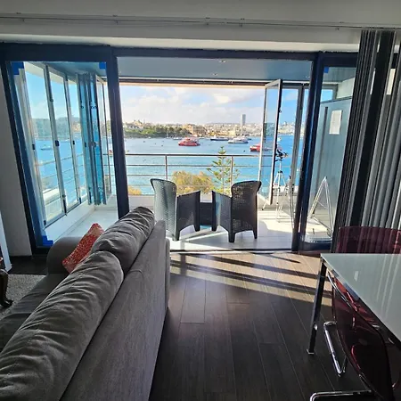 Apartment Sea View Over Valletta Harbour 3 Bedrooms 2 S4
