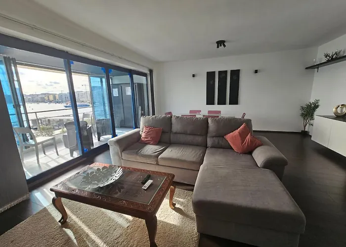 Sea View Over Valletta Harbour 3 Bedrooms 2 S4 아파트 *