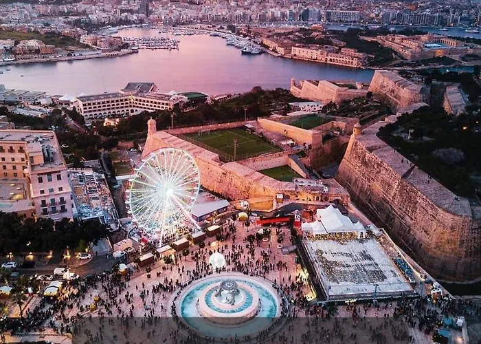 Sea View Over Valletta Harbour 3 Bedrooms 2 S4 아파트 *