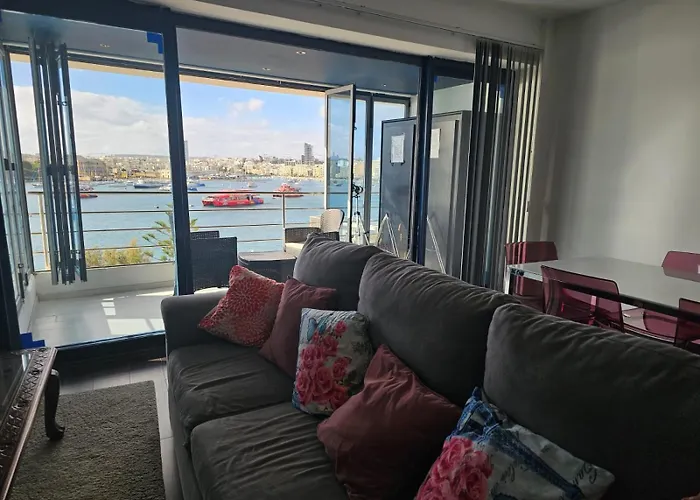 Sea View Over Valletta Harbour 3 Bedrooms 2 S4 * Sliema