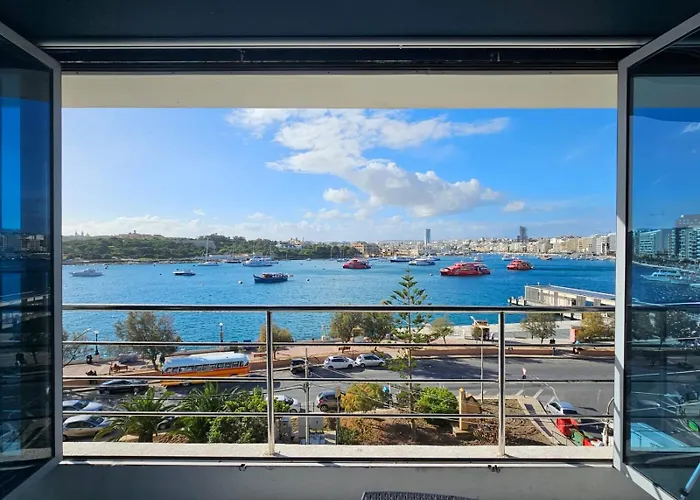 Sea View Over Valletta Harbour 3 Bedrooms 2 S4