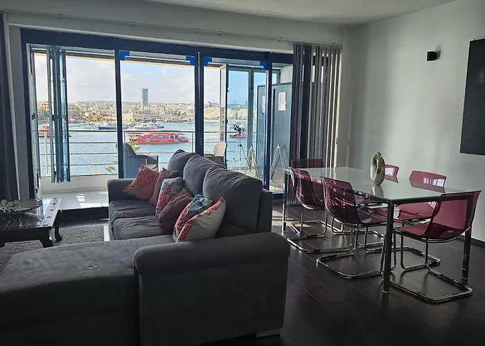 Sea View Over Valletta Harbour 3 Bedrooms 2 S4 Apartament