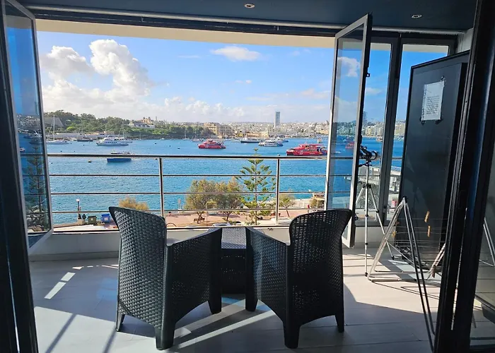 Sea View Over Valletta Harbour 3 Bedrooms 2 S4