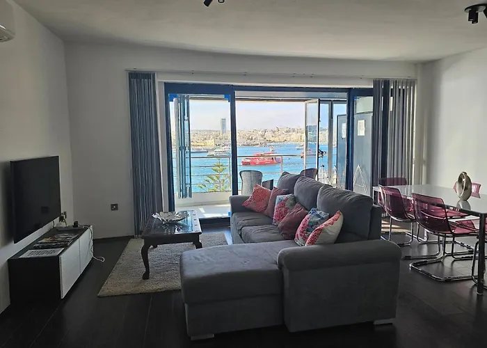 Sea View Over Valletta Harbour 3 Bedrooms 2 S4 아파트