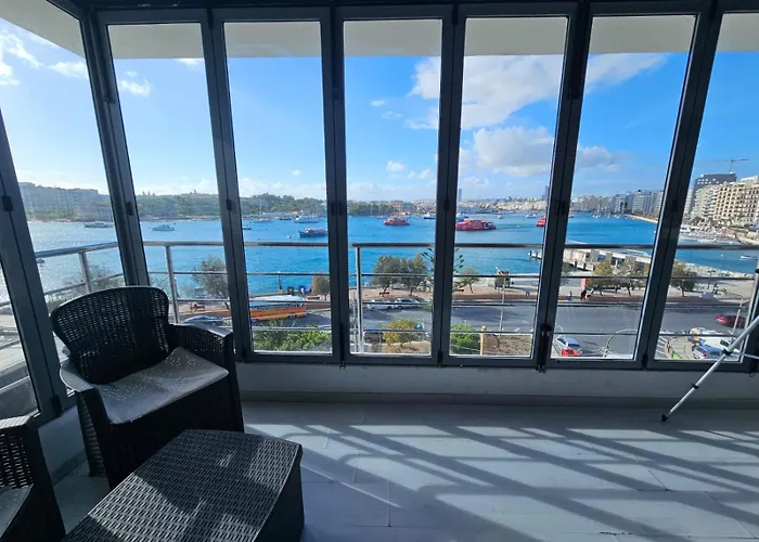 Sea View Over Valletta Harbour 3 Bedrooms 2 S4 슬리에마
