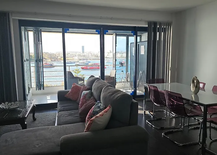 Sea View Over Valletta Harbour 3 Bedrooms 2 S4 아파트 슬리에마