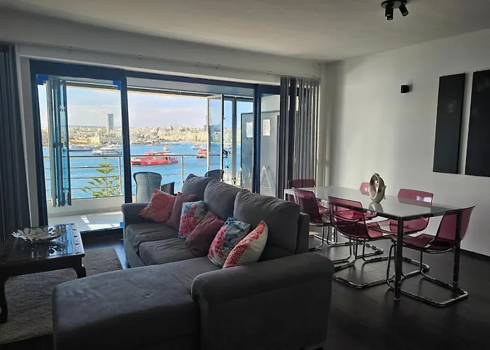 Sea View Over Valletta Harbour 3 Bedrooms 2 S4 아파트