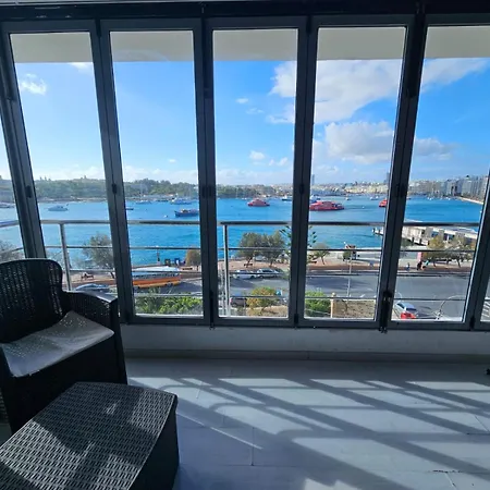 Sea View Over Valletta Harbour 3 Bedrooms 2 S4 סליאמה