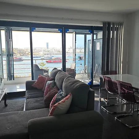 Sea View Over Valletta Harbour 3 Bedrooms 2 S4 Lejlighed Sliema