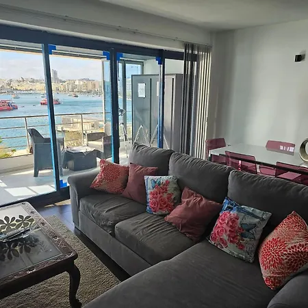 Sea View Over Valletta Harbour 3 Bedrooms 2 S4 סליאמה